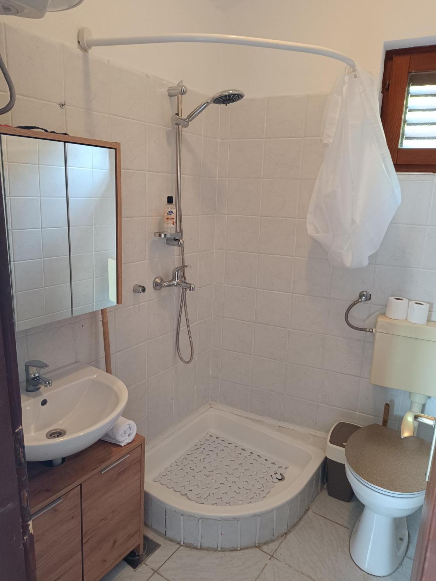 Studio Apartmani Tucic เซลินา ภายนอก รูปภาพ
