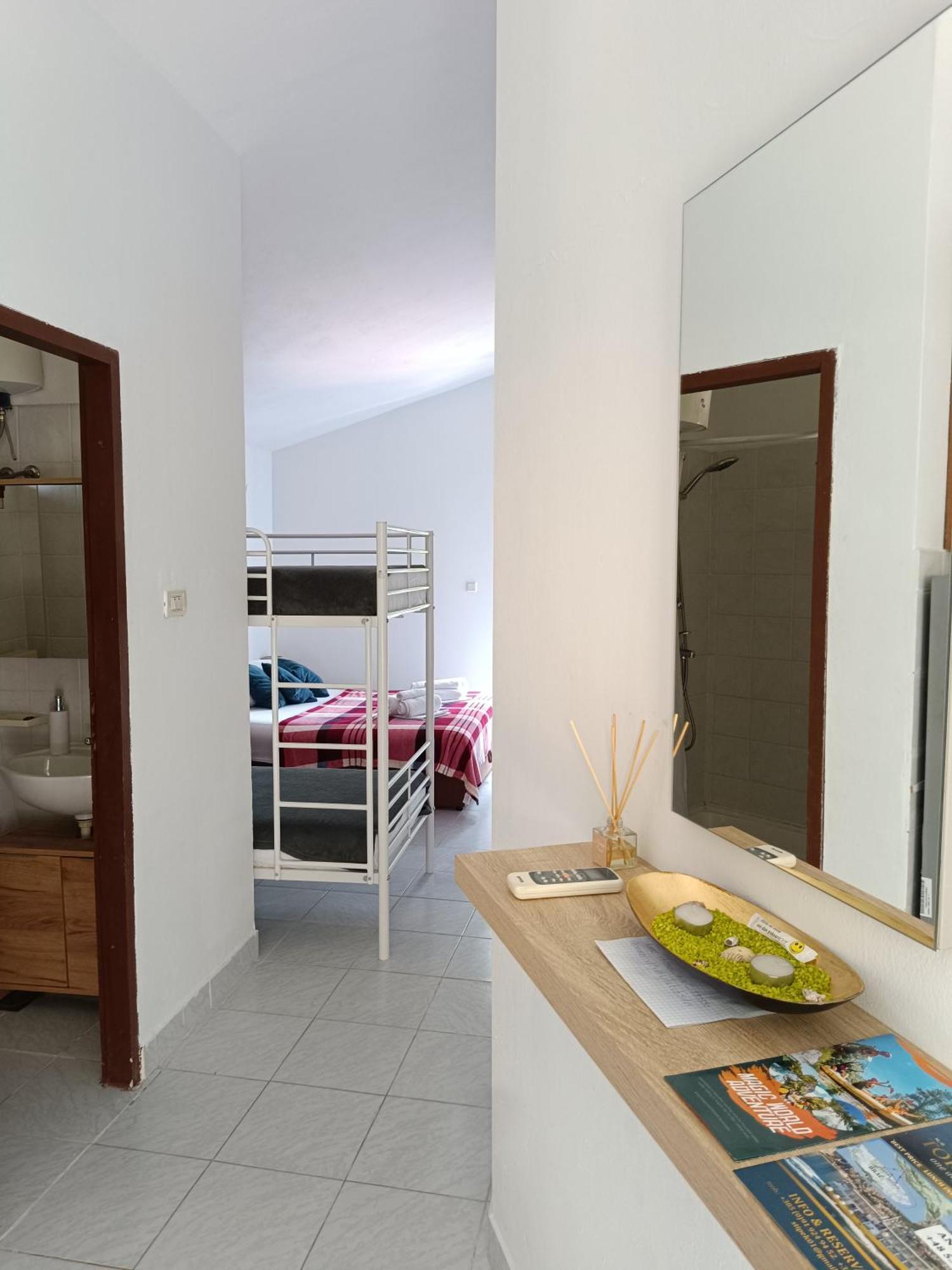 Studio Apartmani Tucic เซลินา ภายนอก รูปภาพ
